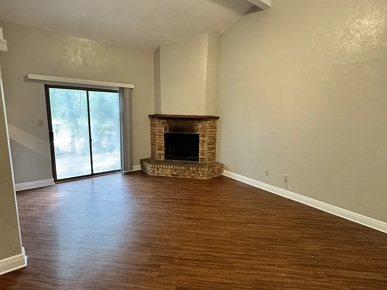 1211 Stone Greene St — Photo 11