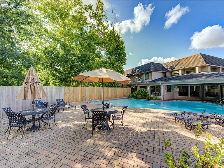 2232 S Piney Point Rd #110 — Photo 20