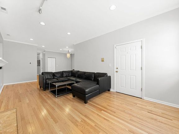 3rd image of 1455 N Rockwell St APT 1