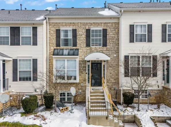 304 Oxford Oak Dr, Blacklick, OH 43004