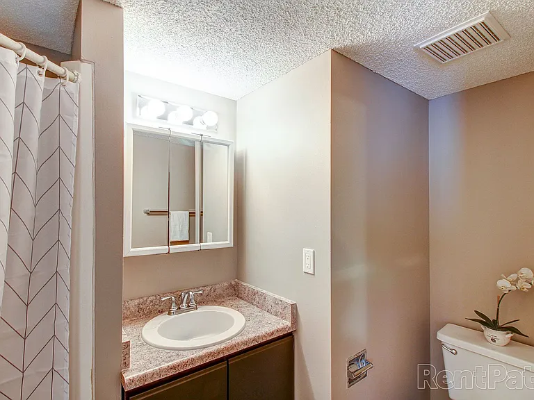 cpa - College Park Apartments — Photo 32