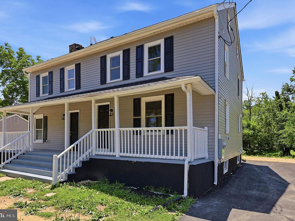 1st image of 28 E Main St