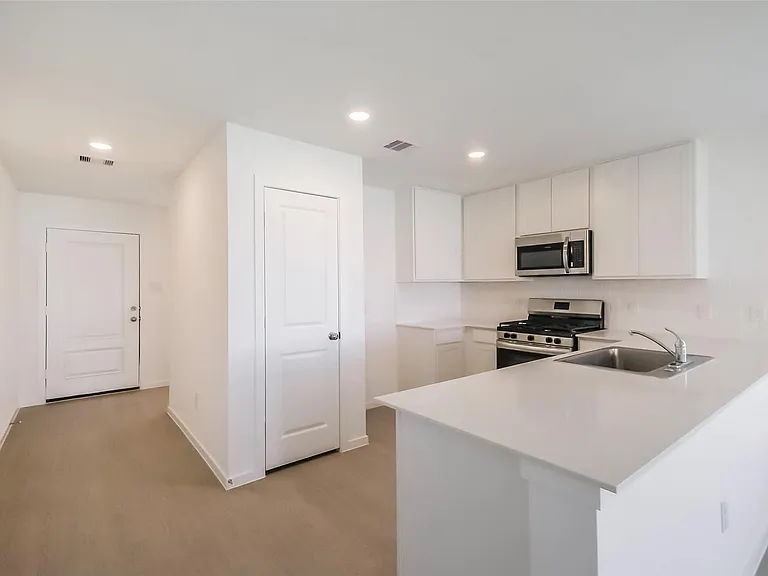 6514 Linden Leaf Dr — Photo 11