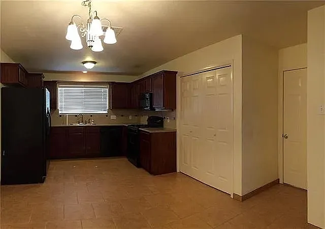 3 bed, 1445 sqft, $1,900 — Photo 1