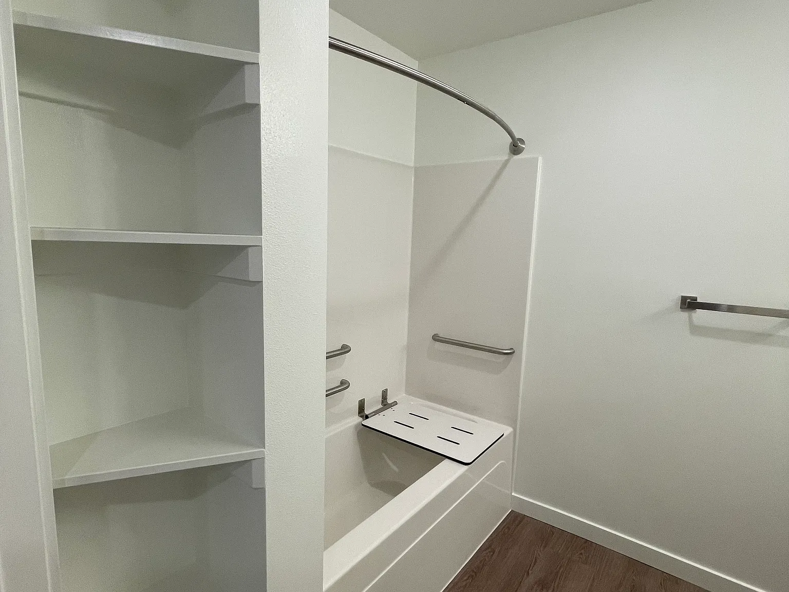 Studio, 390 sqft, $1,000 — Photo 4