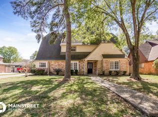 9211 New Forest Rd, Spring, TX 77379