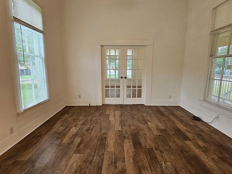 401 Shaw St — Photo 19