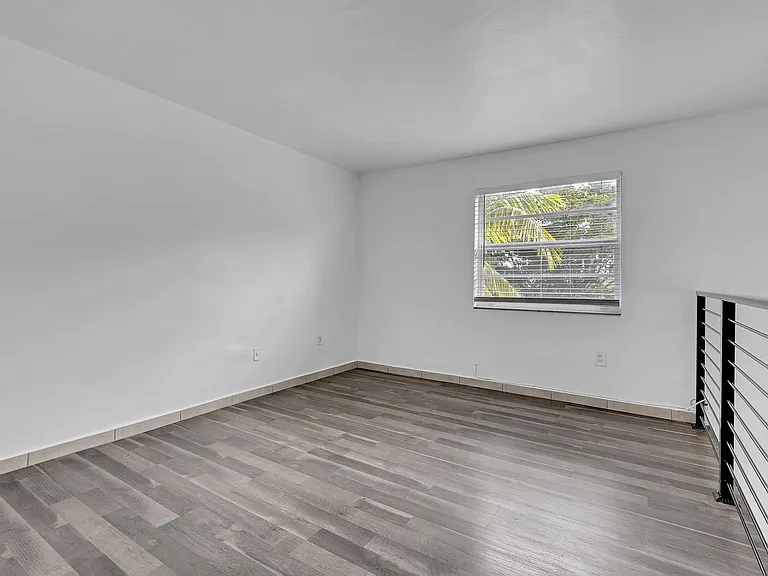 1114 Douglas Rd #4 — Photo 12