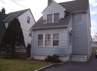 457 Wellington Rd, Mineola, NY 11501