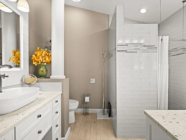 3370 Yonge Ave — Photo 7