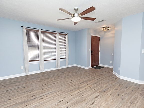 4th image of 2631 Reynolds Dr