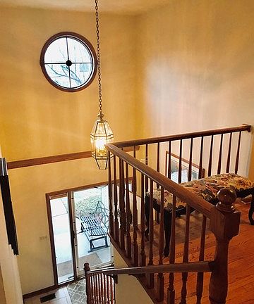 4th image of 699 Albany Ln