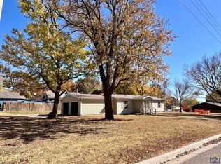 102 N Washington St, Council Grove, KS 66846