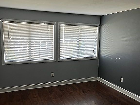 2nd image of B9 Avon Dr W