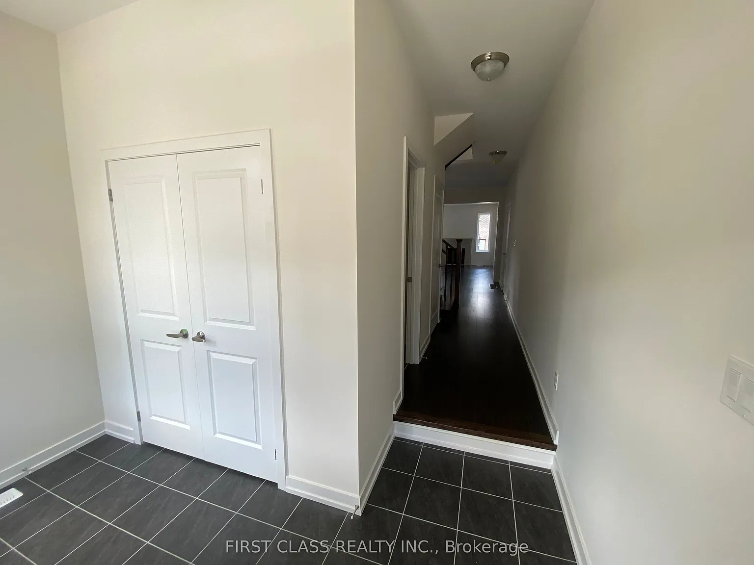 4 bed, $3,880 — Photo 2