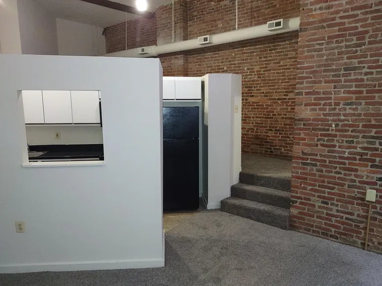 Marlboro Classic Apt & Redwood Square — Photo 107