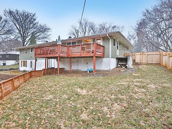 2nd image of 6084 Woody Ln NE