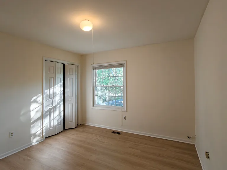 709 Fall Pl — Photo 6