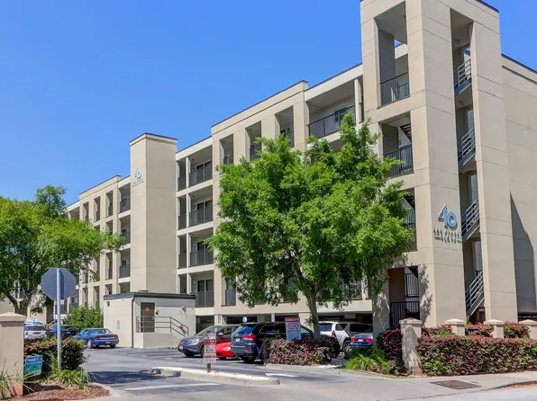 40 Bee St APT 205, Charleston, SC 29403