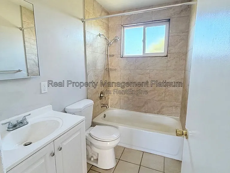 2728 E Gettysburg Ave — Photo 5