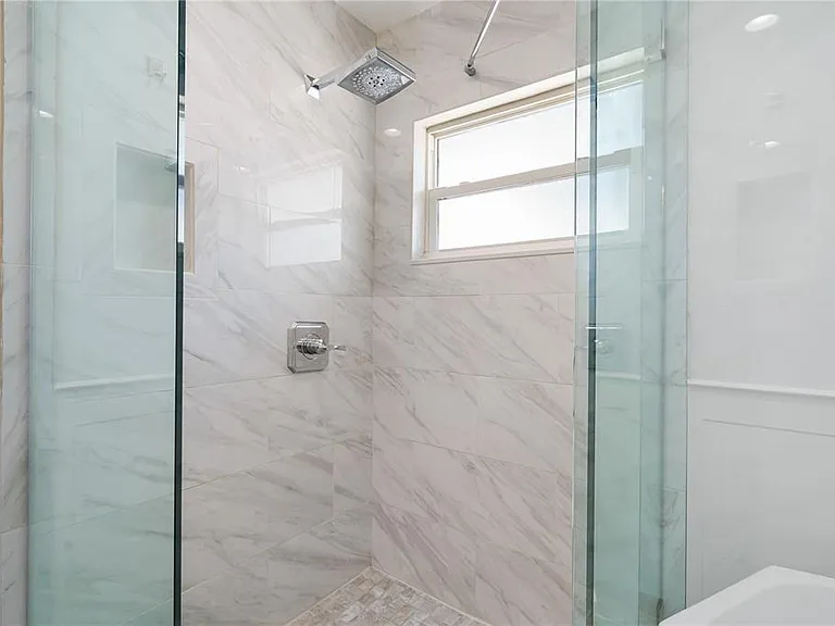 3924 Versailles Dr — Photo 18