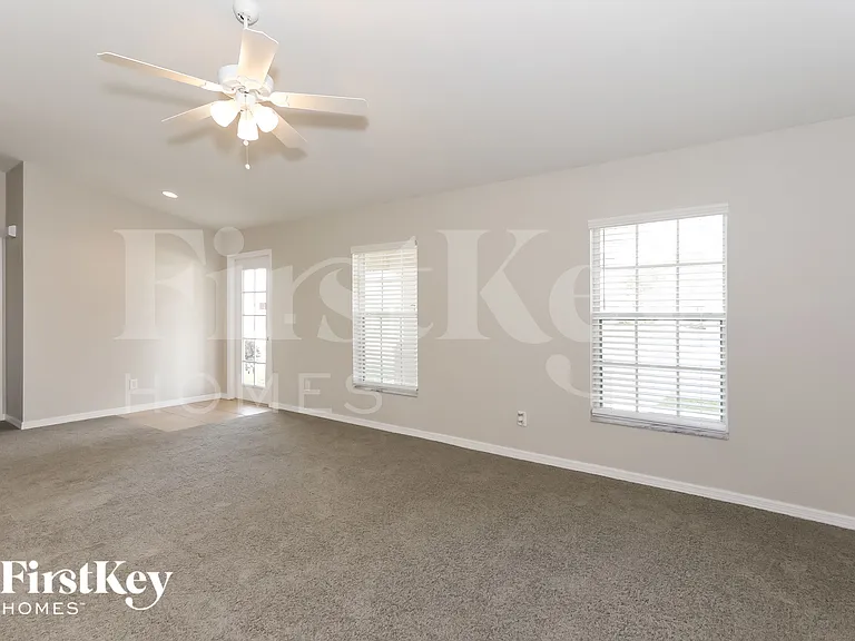 3056 NW 3rd Ave — Photo 2