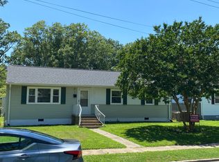 11 Ambrose Ln, Hampton, VA 23663