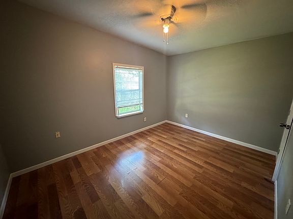 3rd image of 4851 Bethume Dr