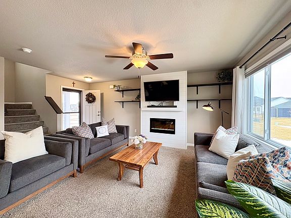 3rd image of 3542 NE Winding Trail Dr