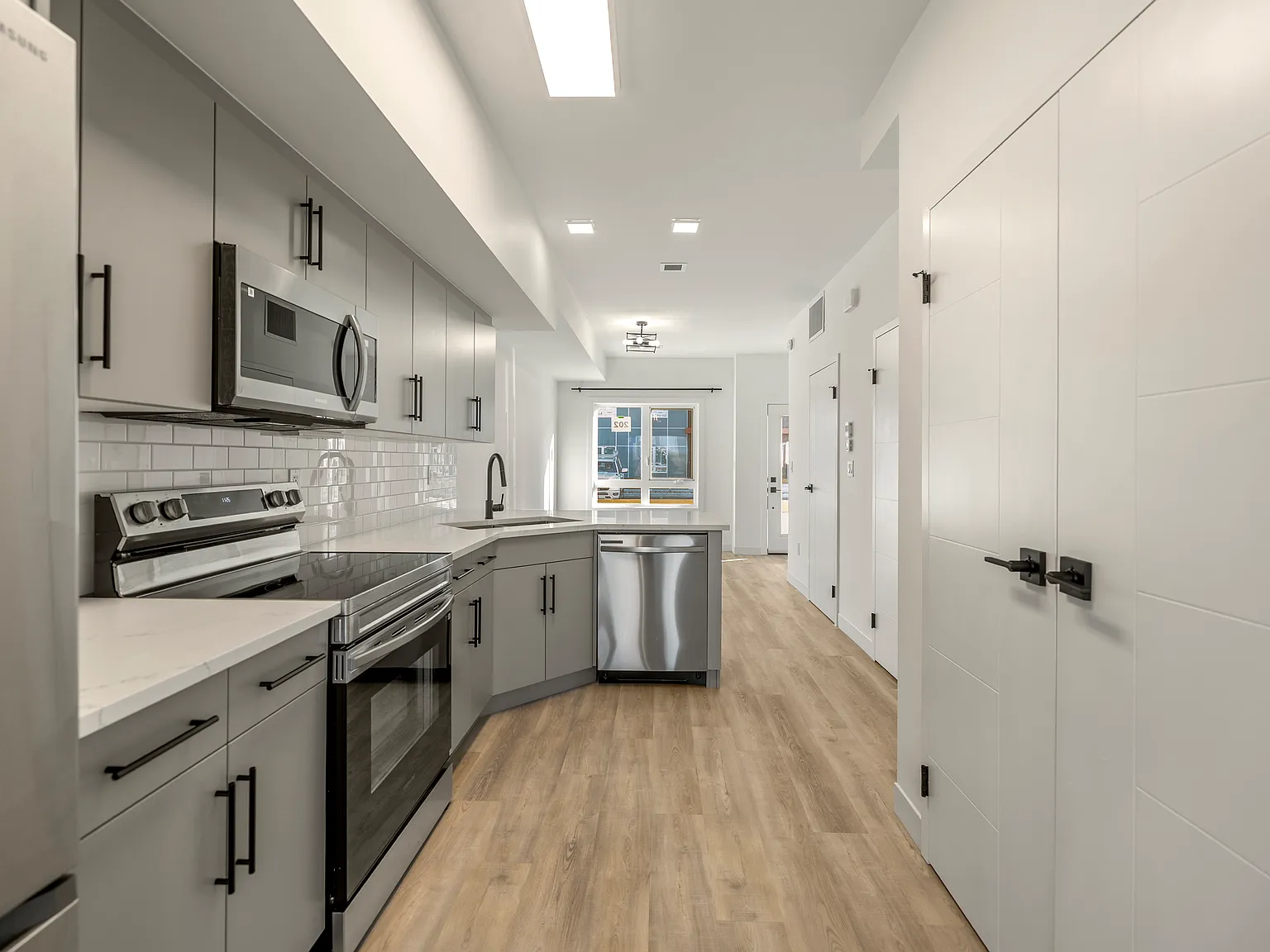Canterbury Residences — Photo 2