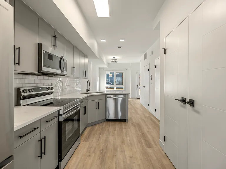 11 Merkel Manza Blvd — Photo 31