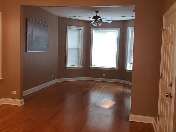 4th image of 4735 N Sawyer Ave #2