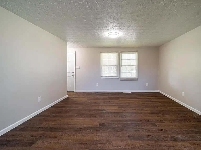 5272 Quincy Dr — Photo 7