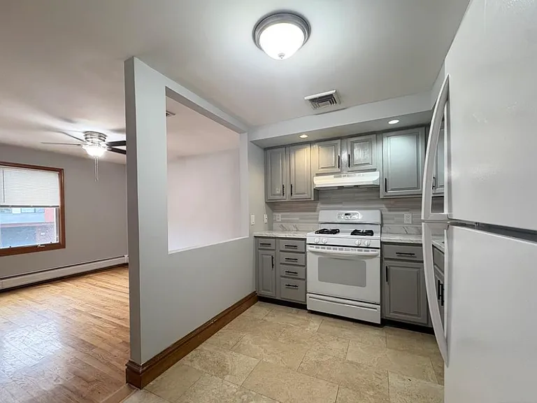 476 Highland Ave #2 — Photo 9