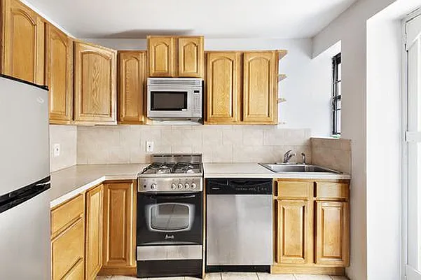 Rented by Bryan L Rozencwaig, LREB | media 6