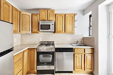 Rented by Bryan L Rozencwaig, LREB