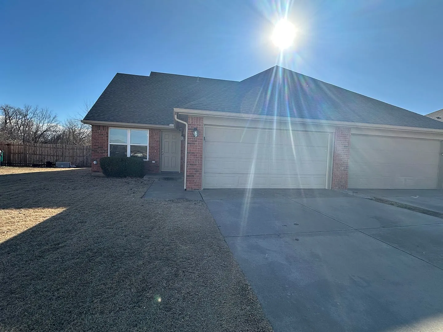 3 Bedroom 2 Bathroom Duplex - Mustang School District — Photo 3