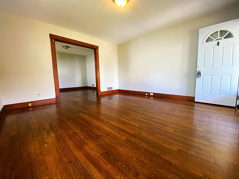 610 Sherwood Ave — Photo 5