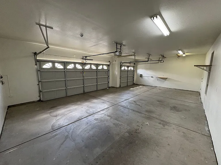 5928 W Whitley Ave — Photo 16