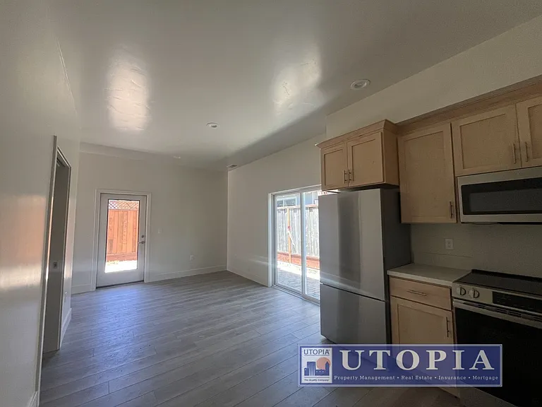 528 Dufour St #A — Photo 3