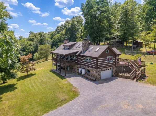 321 Jack Daniels Ln, Lexington, VA 24450