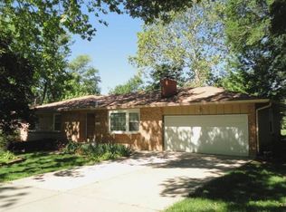 5520 Farley St, Merriam, KS 66203