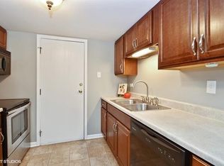 7435 Tiffany Dr APT 1B, Orland Park, IL