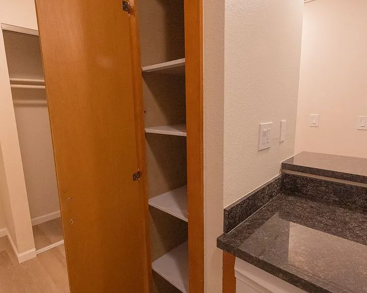 Willow Creek Apartments — Photo 17