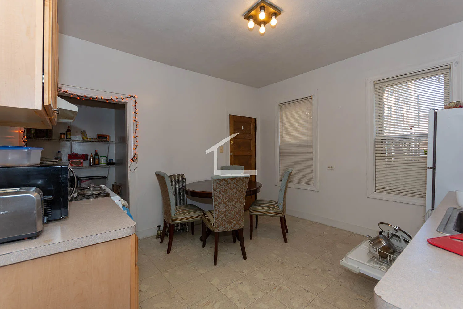 3 bed, 1150 sqft, $3,750 — Photo 2