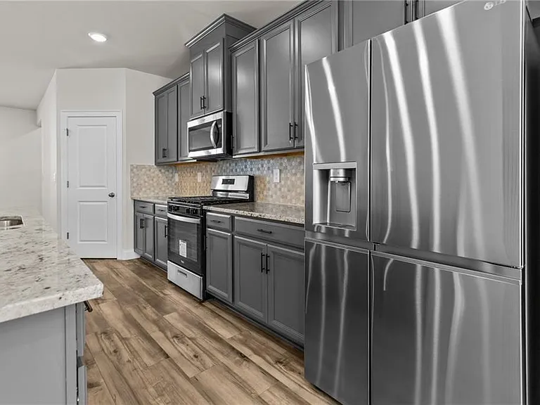 3614 Shore Wood Ave — Photo 9