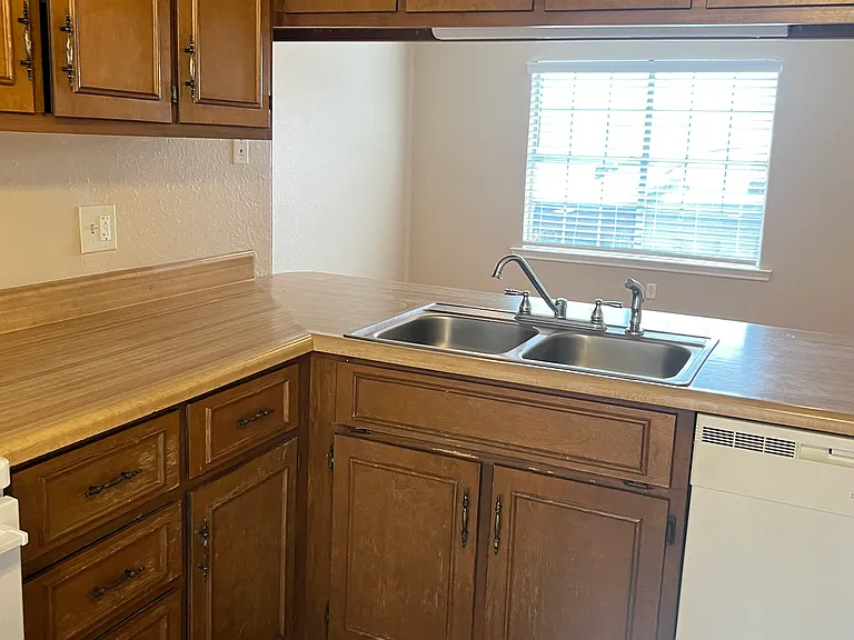 317 Hill Ave #16 — Photo 17