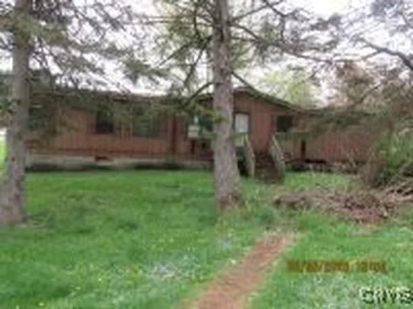 111 Maple Ave, Oriskany Falls, NY 13425