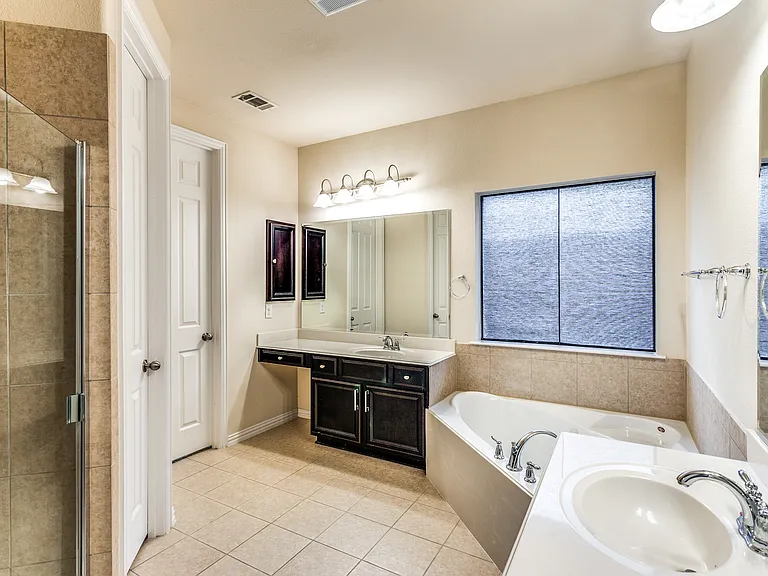 432 Bristol St — Photo 11