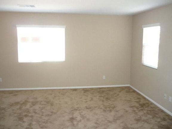 4th image of 33846 Petunia St
